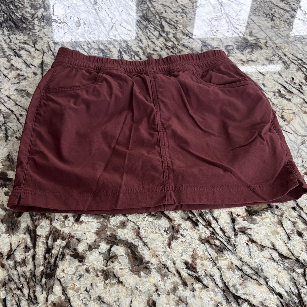 Prana Women's Skort in Burgundy/Dark Red